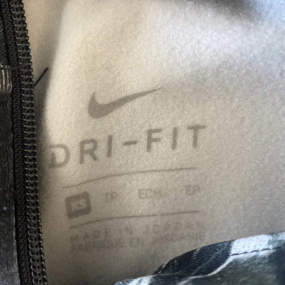 🍍NIKE DRY FIT🍍Size xs🍍A-1